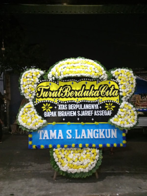 Papan Bunga Duka di Kutoanyar