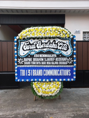 Papan Bunga Duka di Kutoanyar